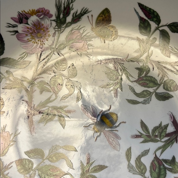 Portmeirion Botanic Garden Large Serving or Pasta Bowl with Butterflies and Bee. - Picture 12 of 12